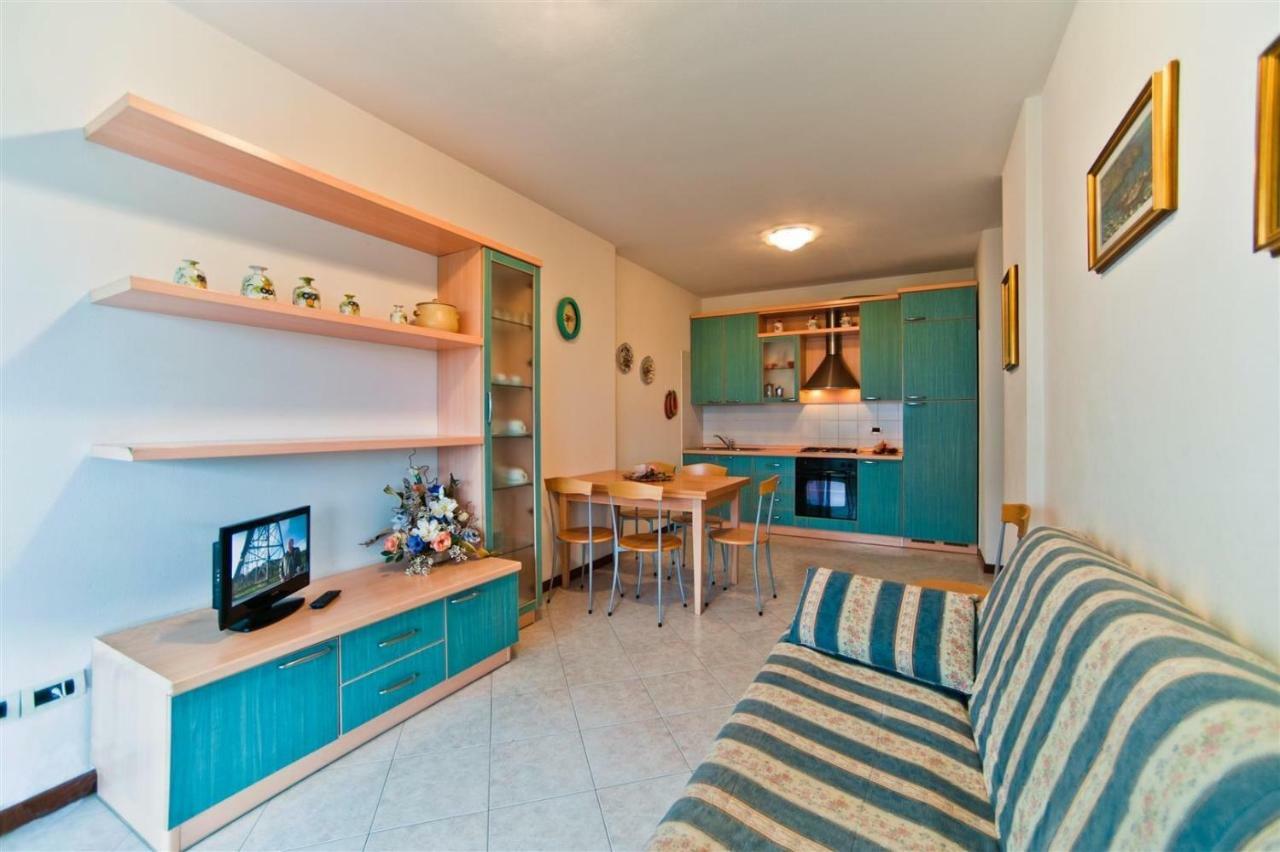 In 24411b Apartament *